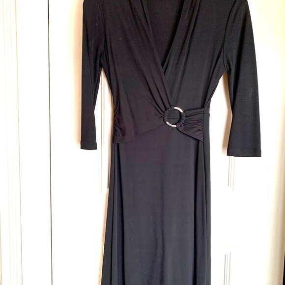 Elegant V neckline Dress - Picture 1 of 1